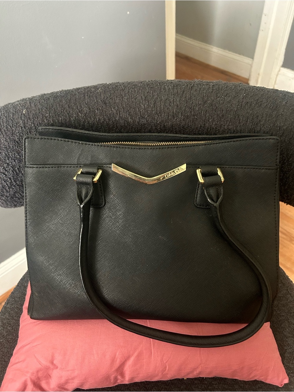 GUC Calvin Klein Saffiano Leather Shoulder Bag